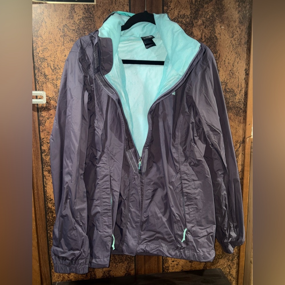 Women’s Northface rain coat